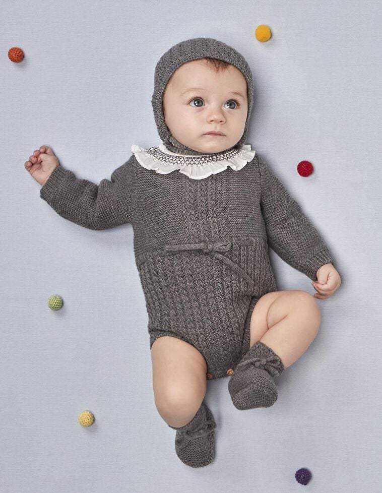 Macacão curto de malha jarreteira com lã cinzenta