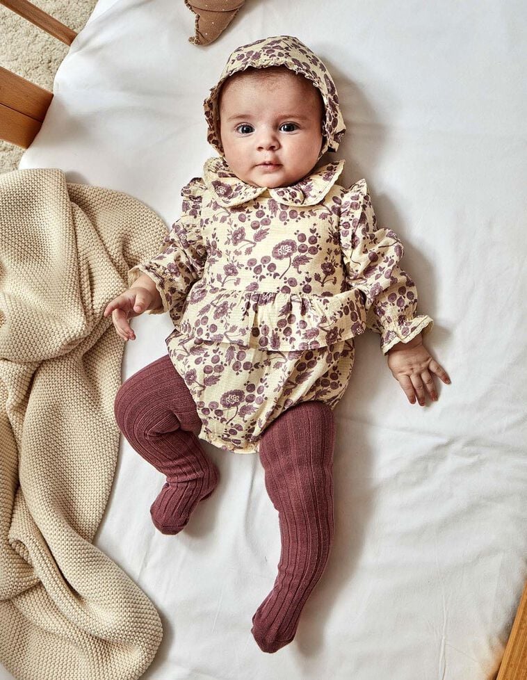 Conjunto com capuz roxo