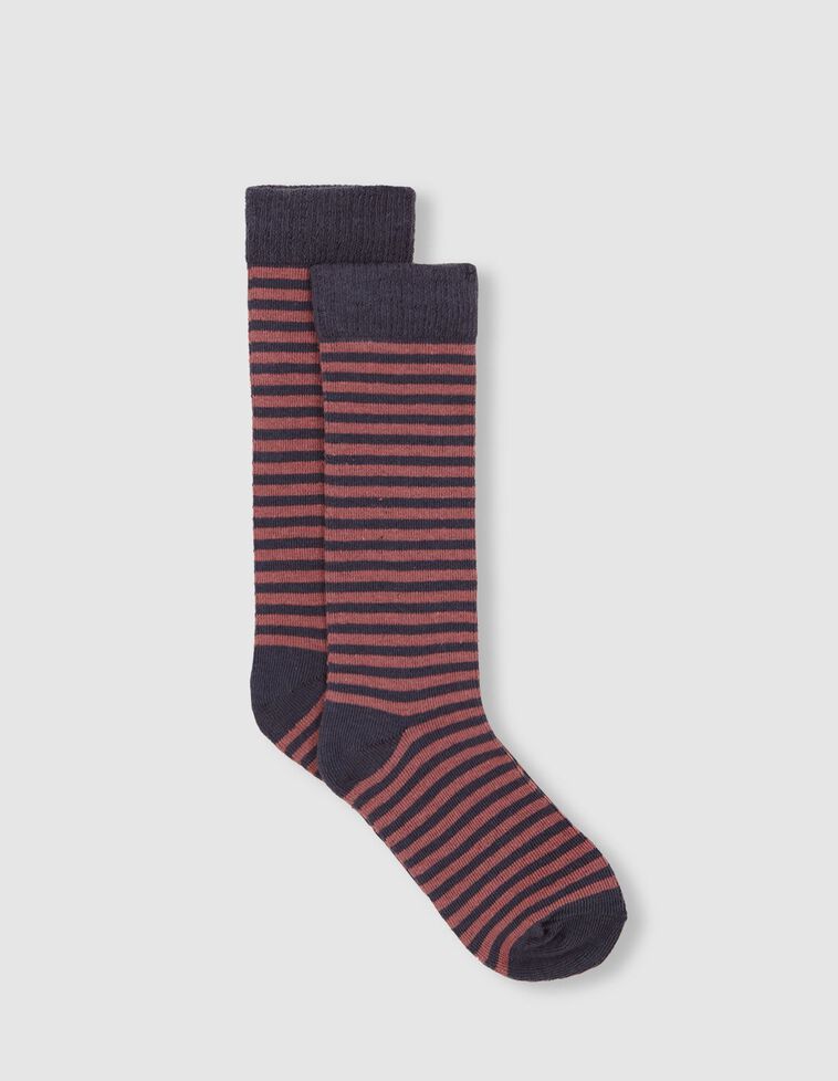 Meias às riscas finas vermelhas