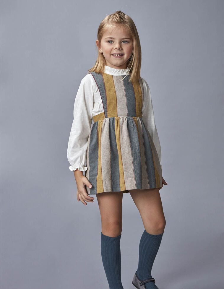 Vestido jardineira às riscas verde