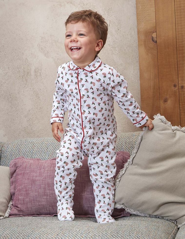 Pijama de Natal com contraste branco