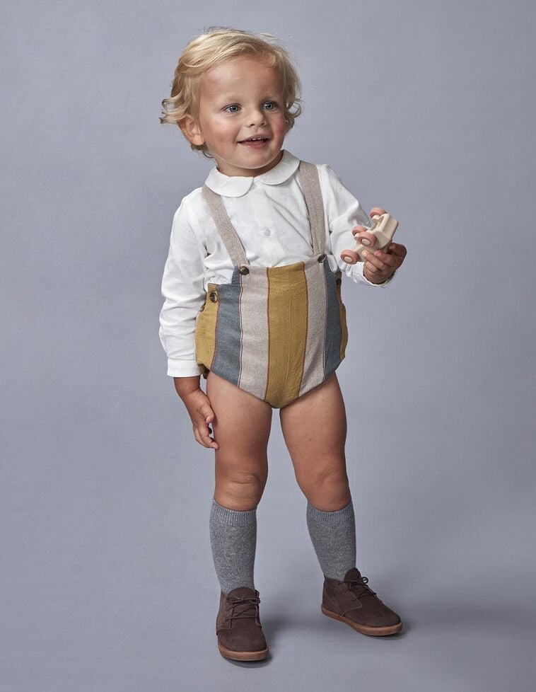 Calças curtas às riscas verdes