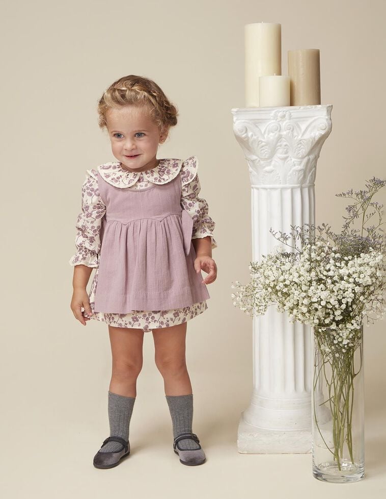 Conjunto com avental roxo